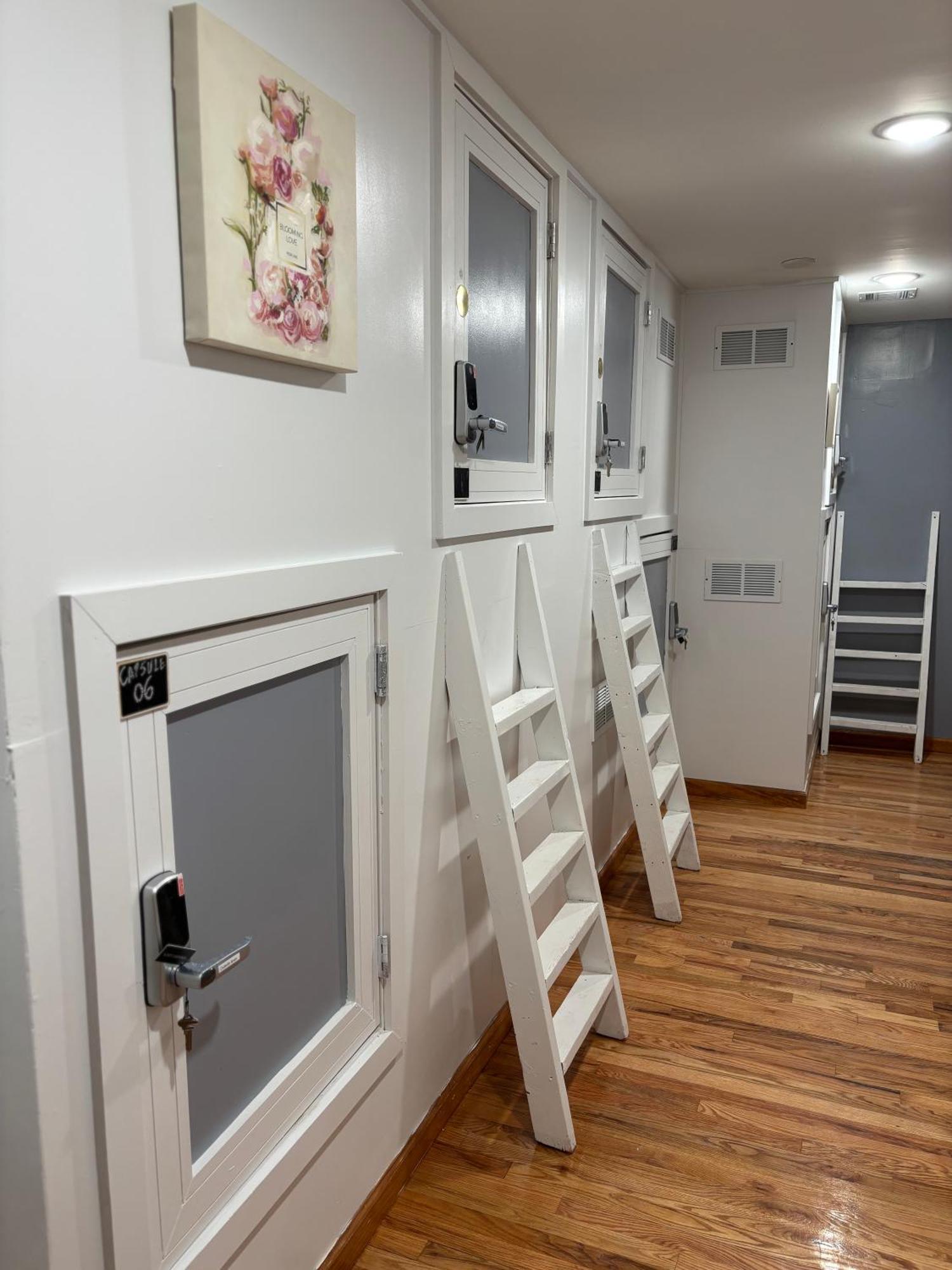 Capsule Hostel นูวาร์ก ภายนอก รูปภาพ